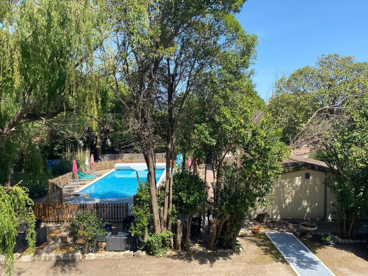 Hostellerie De La Source Arles Zewnętrze zdjęcie